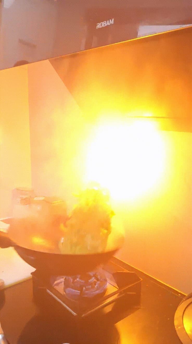爆炒起火